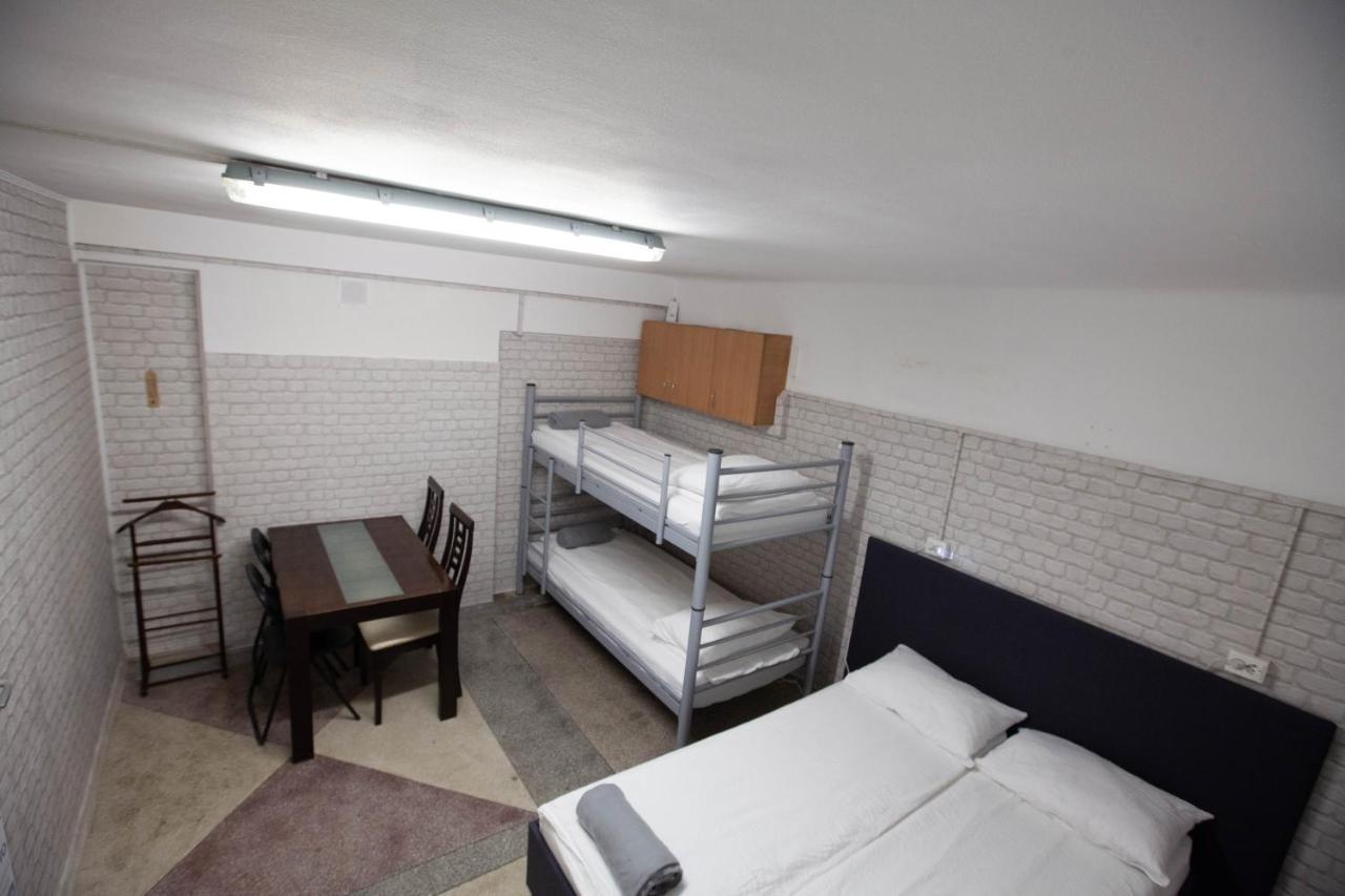 Oradea Central Hostel Dış mekan fotoğraf